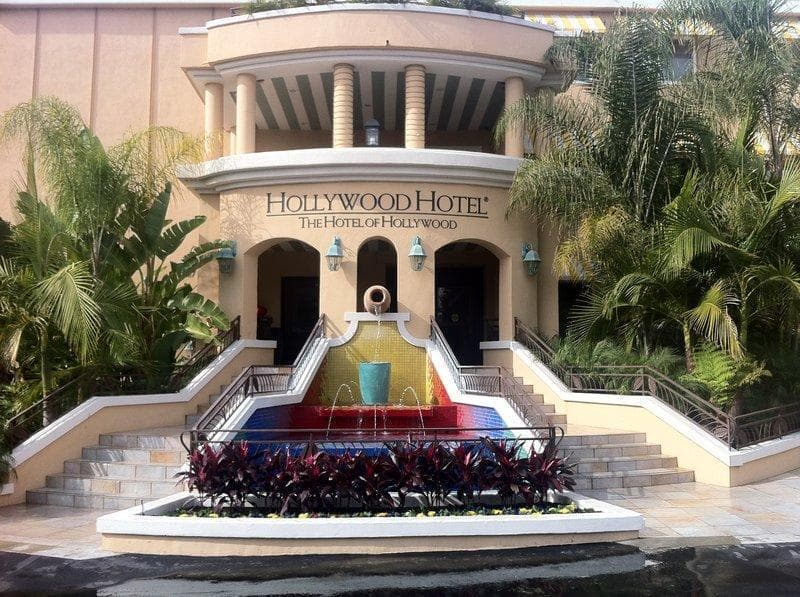 Hollywood Hotel 2