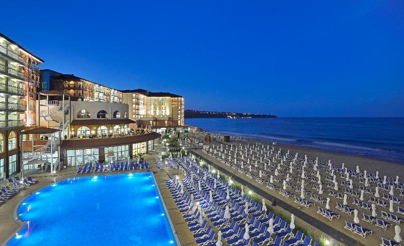 Sol Luna Bay main