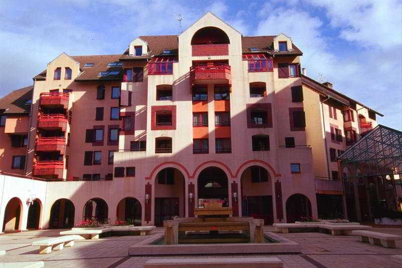 Geneva Residence photo 1