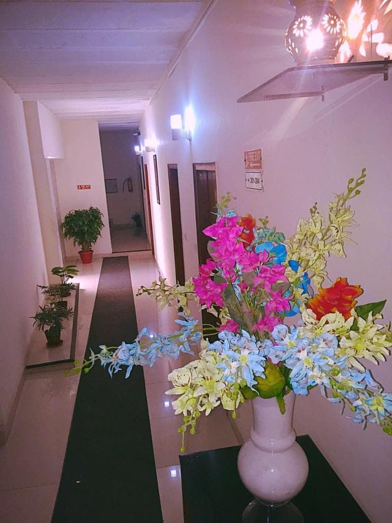 Airport Hotel 5