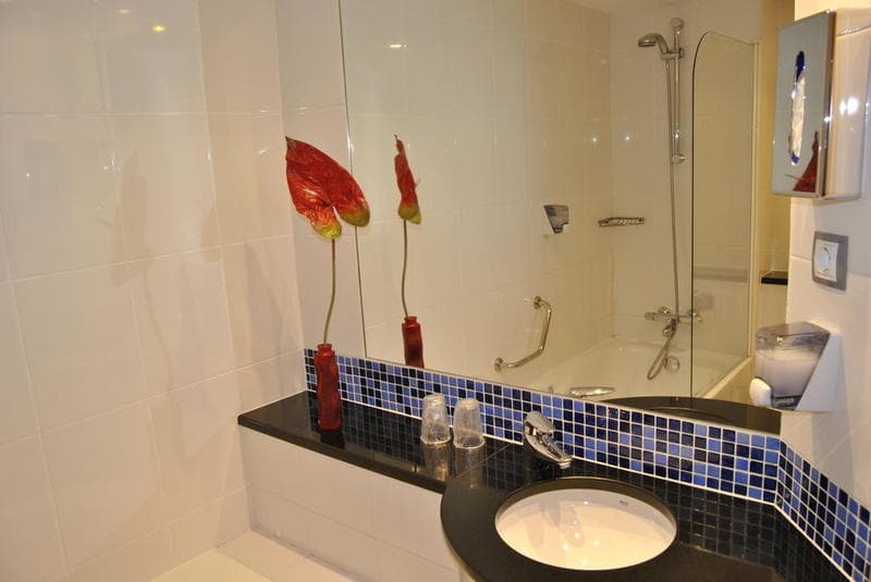 Holiday Inn Express Pamplona 5