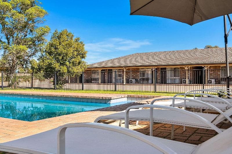 Quality Inn Carriage House 2