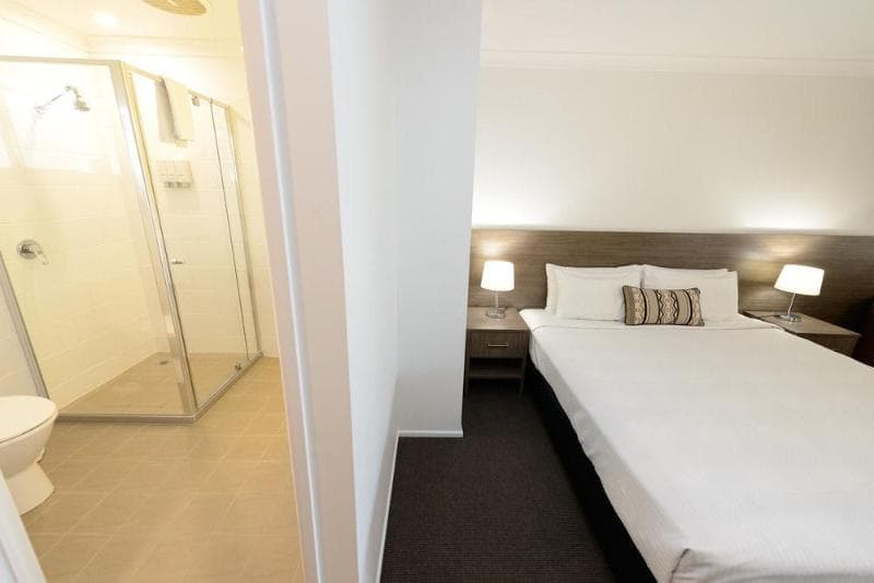 Smart Motels Bert Hinkler 4