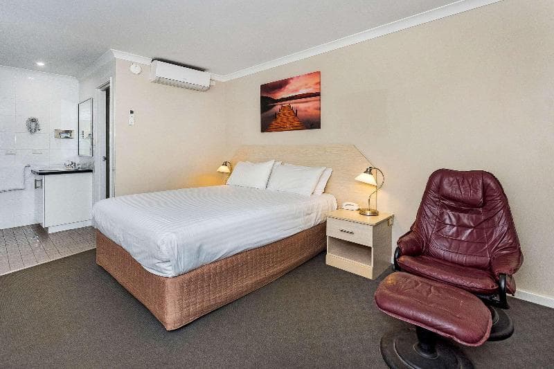Quality Inn Railway 3