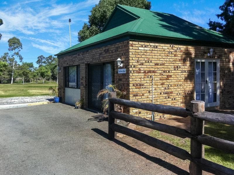 Overlander Homestead Motel 5
