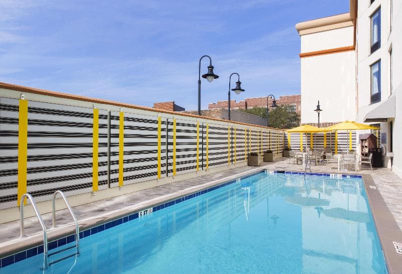 DoubleTree by Hilton Hotel Savannah Historic District 4