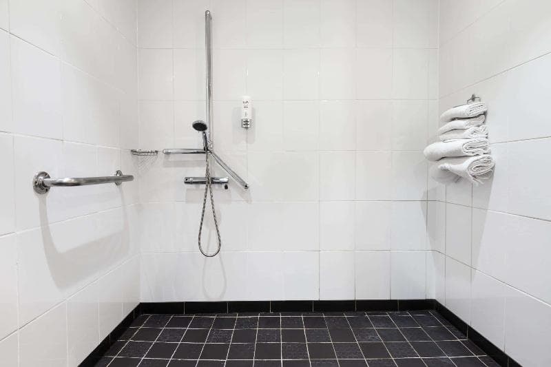 Ramada by Wyndham Hounslow - Heathrow East 3