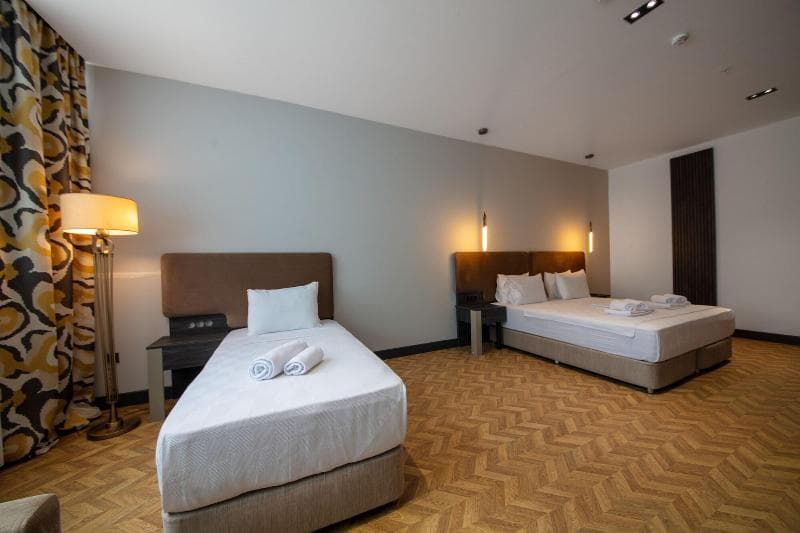 V Center Hotel 4