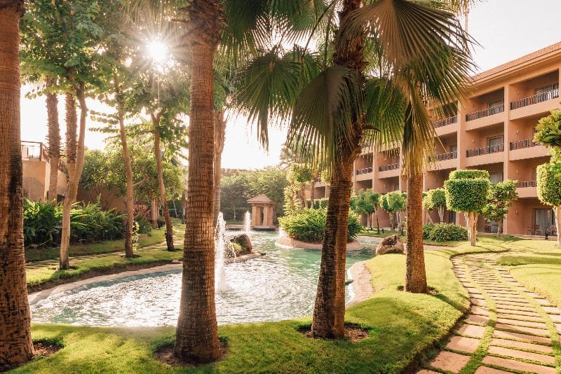 Dusit Thani LakeView Cairo 3