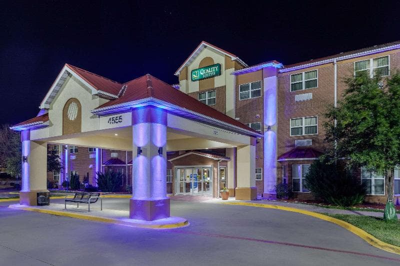 Quality Suites Addison-Dallas 5