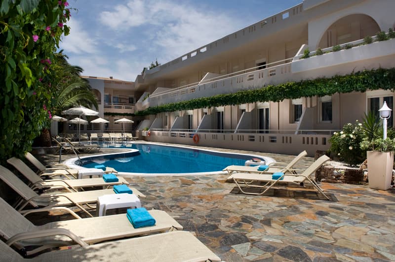 Axos Hotel 3