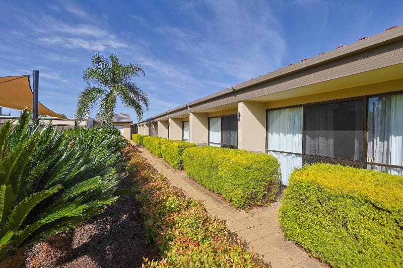 Comfort Inn Deakin Palms 4