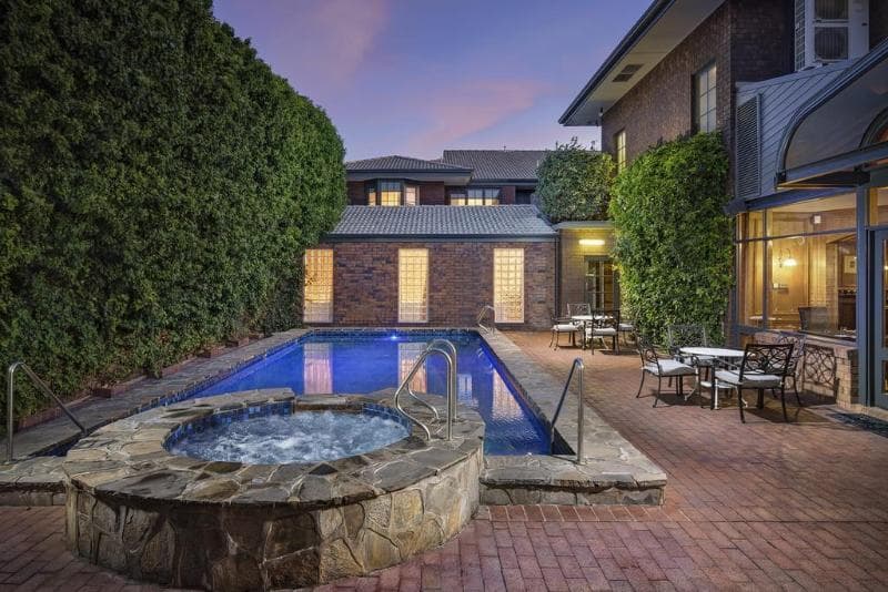 Adelaide Inn 3
