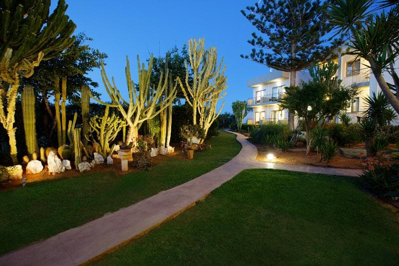 Oasis Beach Hotel Adults Only 4