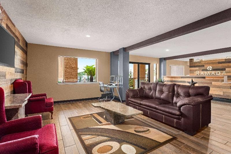 Ramada by Wyndham San Antonio/Near SeaWorld 4
