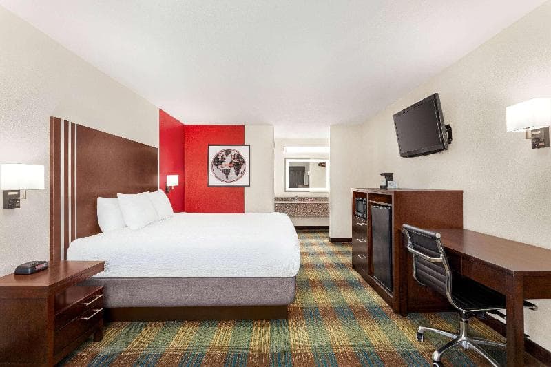 Ramada by Wyndham San Antonio/Near SeaWorld 3