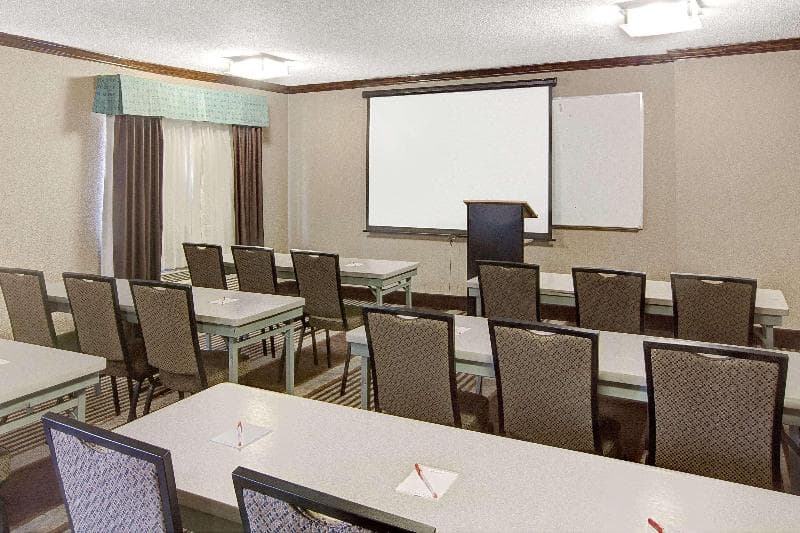 Ramada By Wyndham Houston Intercontinental Airport South photo 1