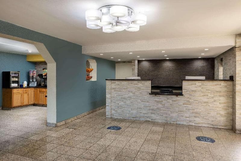 Days Inn by Wyndham Raleigh Midtown 4