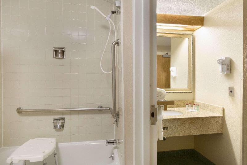 Ramada by Wyndham Raleigh 5