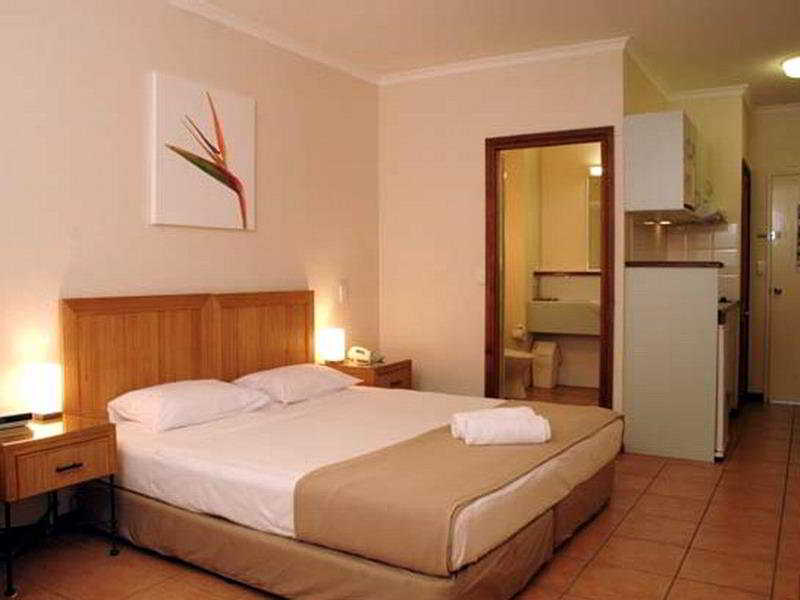 Port Douglas Retreat 4