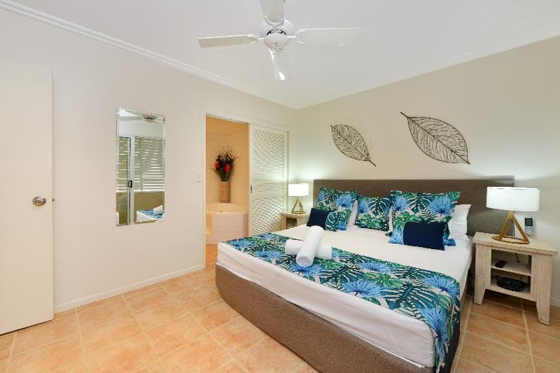 Cayman Villas Port Douglas 4