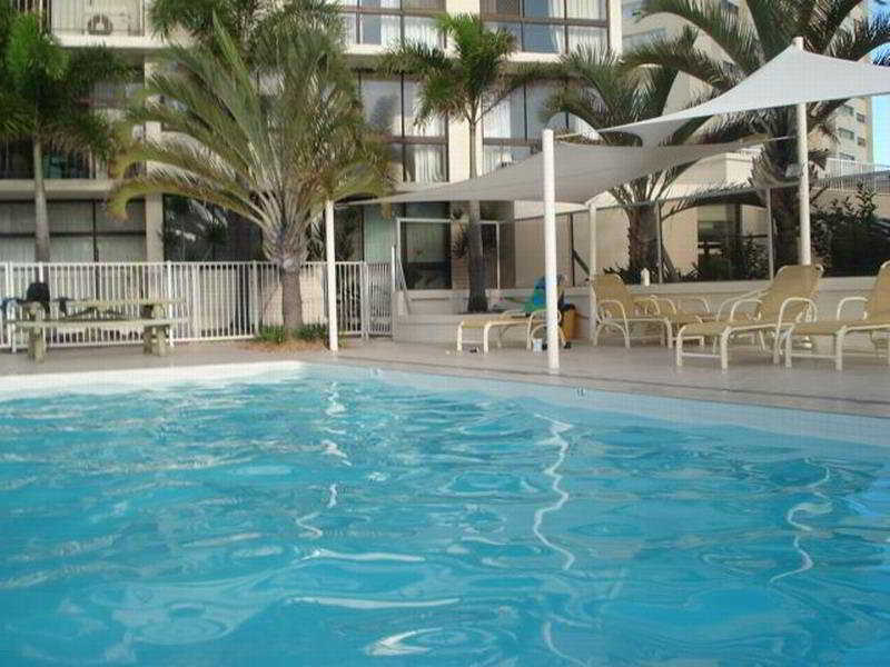 Hi Surf Beachfront Resort Apartments 4