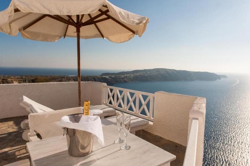 Artemis Suites main