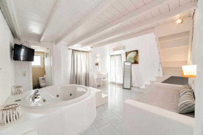 Artemis Suites photo 1