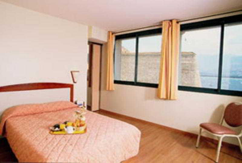 Hôtel Le Belvédère main