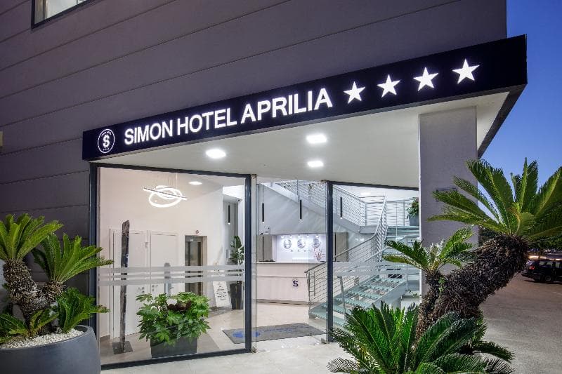 Simon Hotel Aprilia 1
