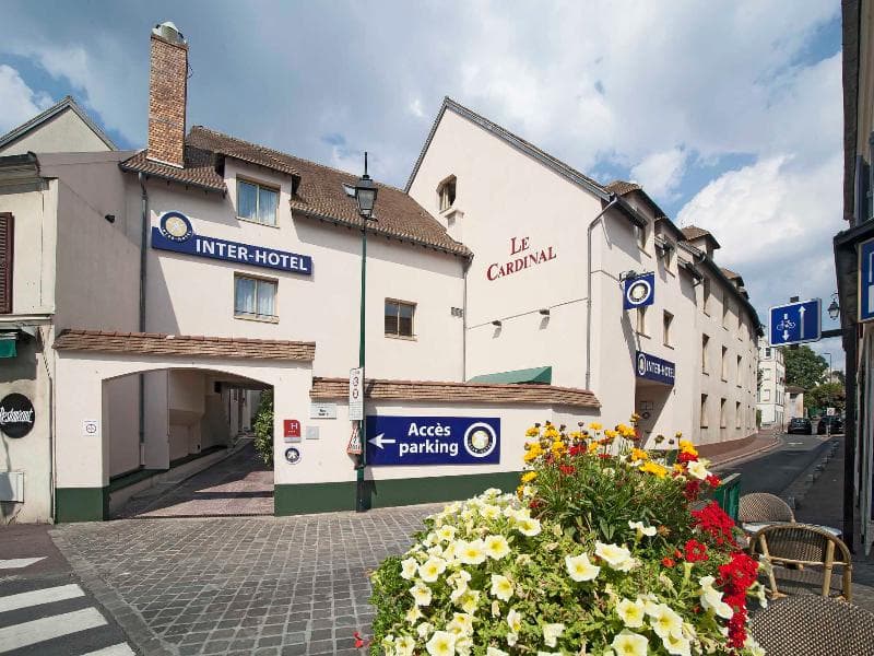 Hôtel Le Cardinal main