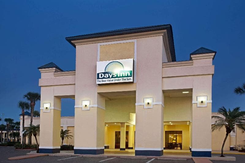 Days Inn by Wyndham Orlando Airport Florida Mall 2