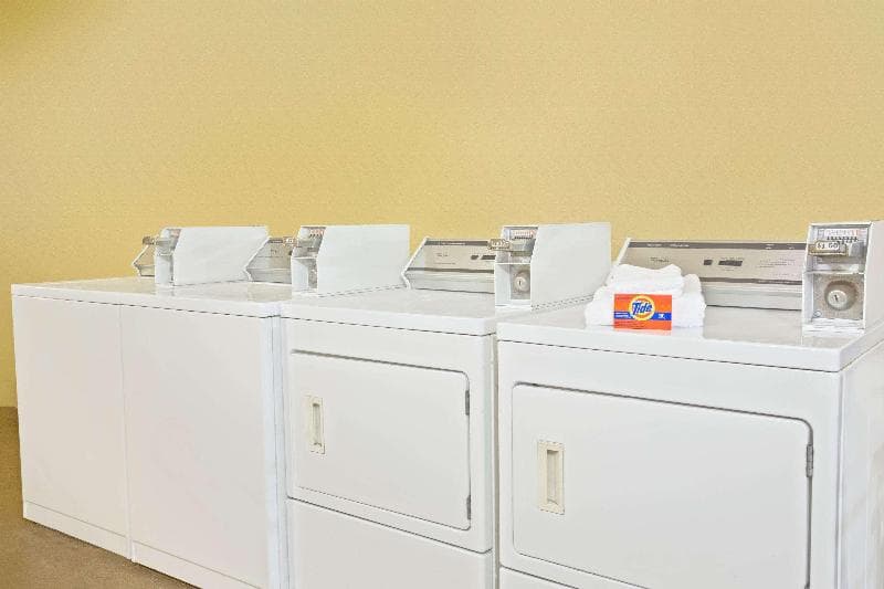 Days Inn by Wyndham Orlando Airport Florida Mall 3