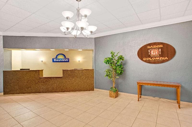 Days Inn by Wyndham Orlando Airport Florida Mall 4