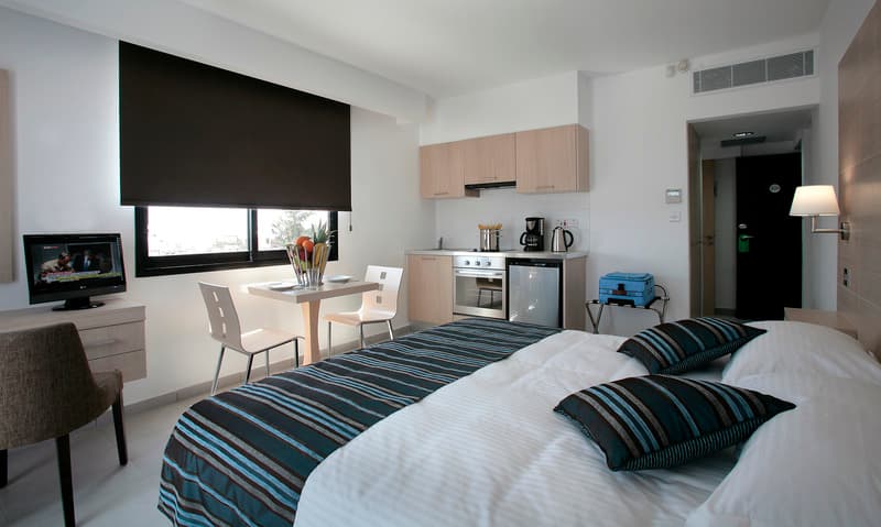 Anemi Hotel & Suites Paphos 5