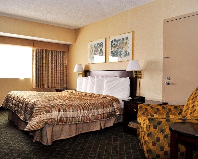 Rodeway Inn photo 1