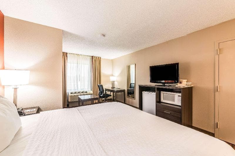 Clarion Inn 3
