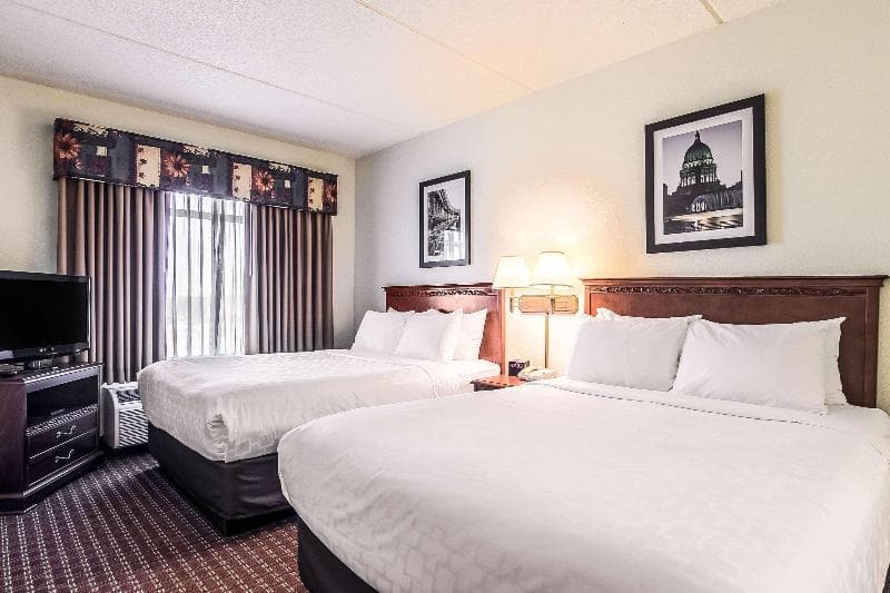 Clarion Suites Central 2