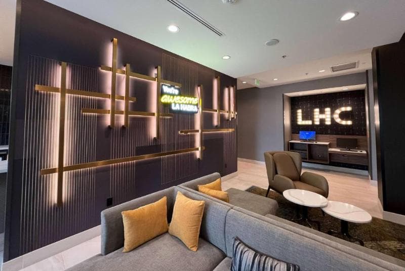 La Quinta Inn & Suites by Wyndham La Habra 3
