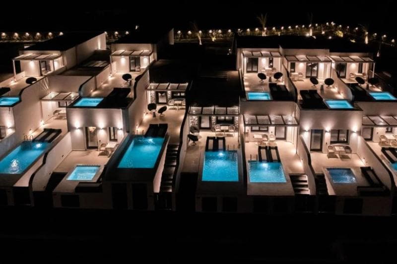 Cresanto Luxury Suites photo 1