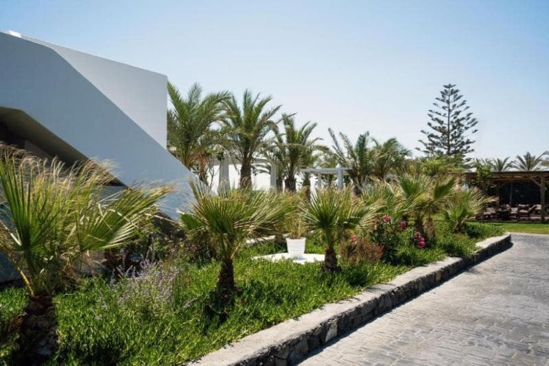 Cresanto Luxury Suites 4