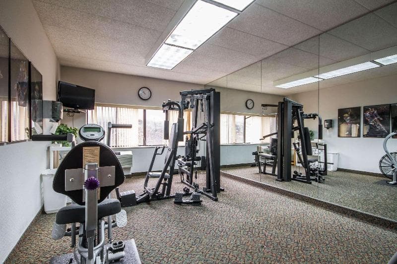 Comfort Inn & Suites East Town Mall Area 3