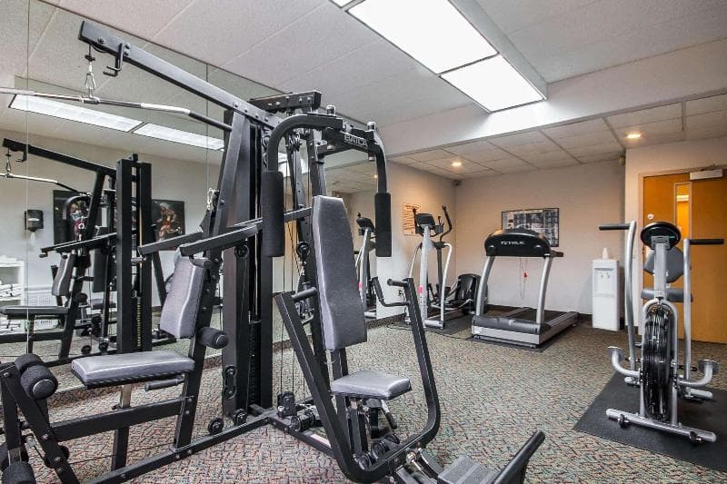 Comfort Inn & Suites East Town Mall Area 5