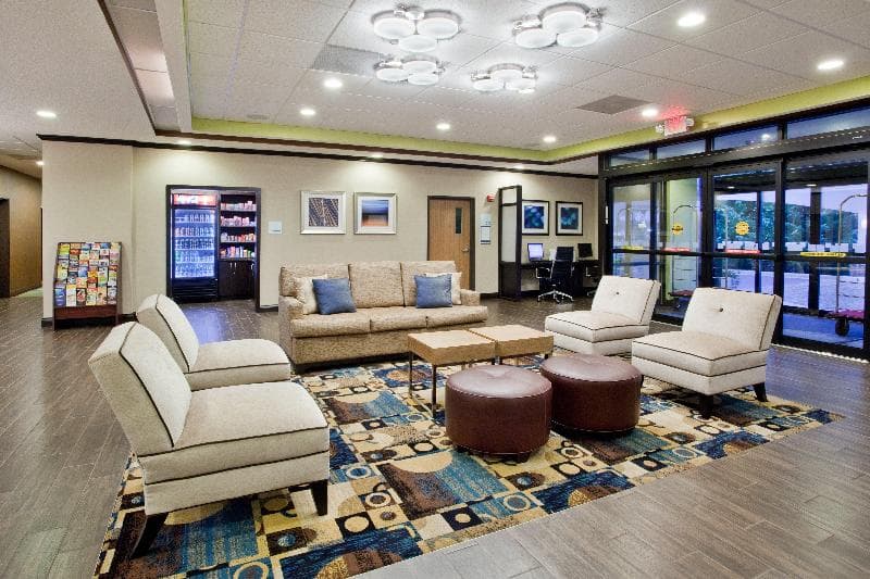 Holiday Inn Express & Suites Buford NE-Lake Lanier 4