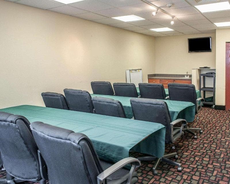 Quality Inn & Suites 4