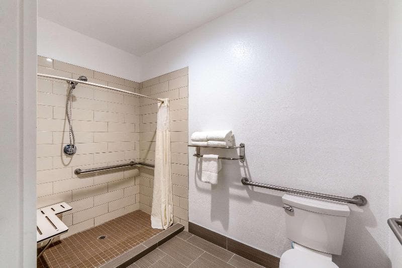 Quality Inn & Suites Seaworld North 5