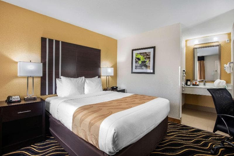 Quality Inn & Suites photo 1