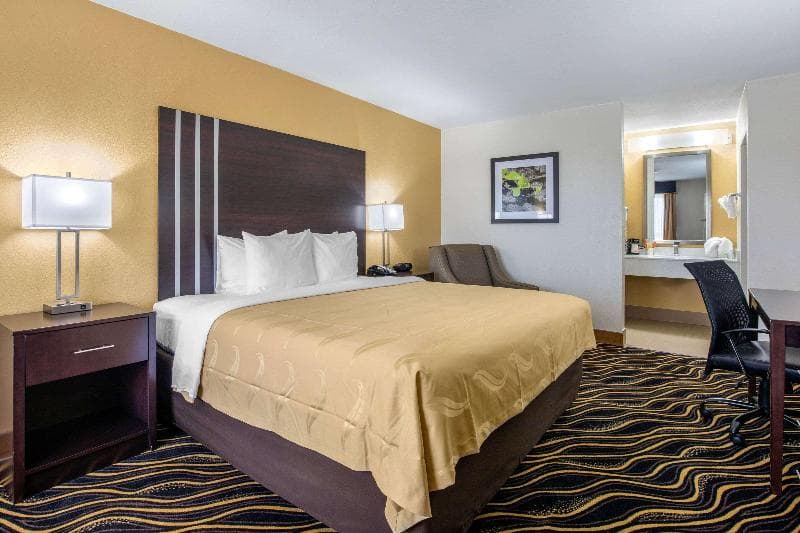Quality Inn & Suites 5