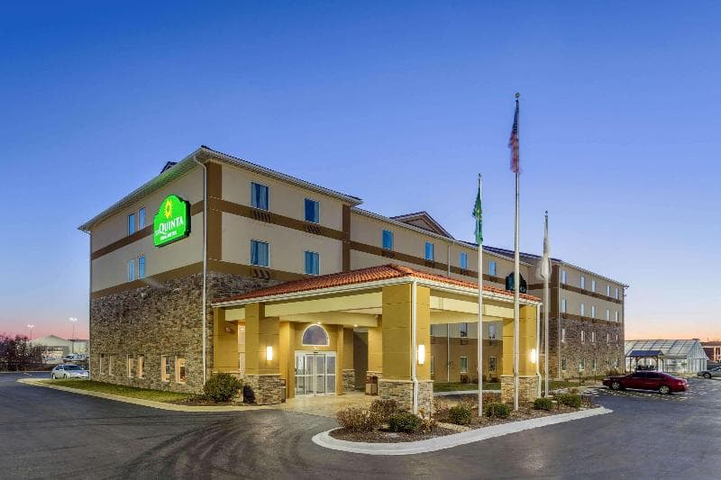 La Quinta Inn & Suites by Wyndham Rockford 4