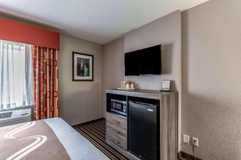 Quality Suites I-44 5